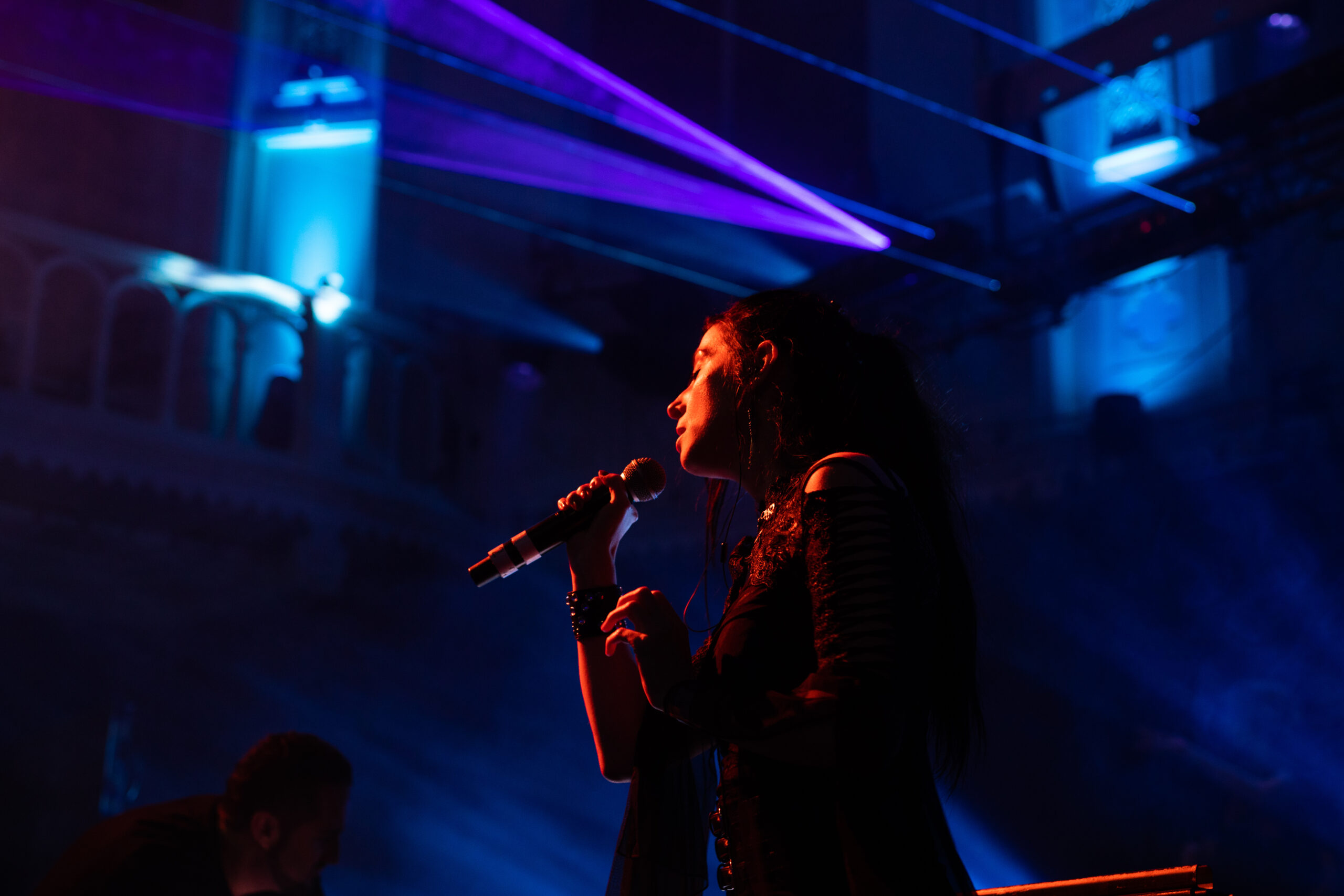 Stine Grove performing live