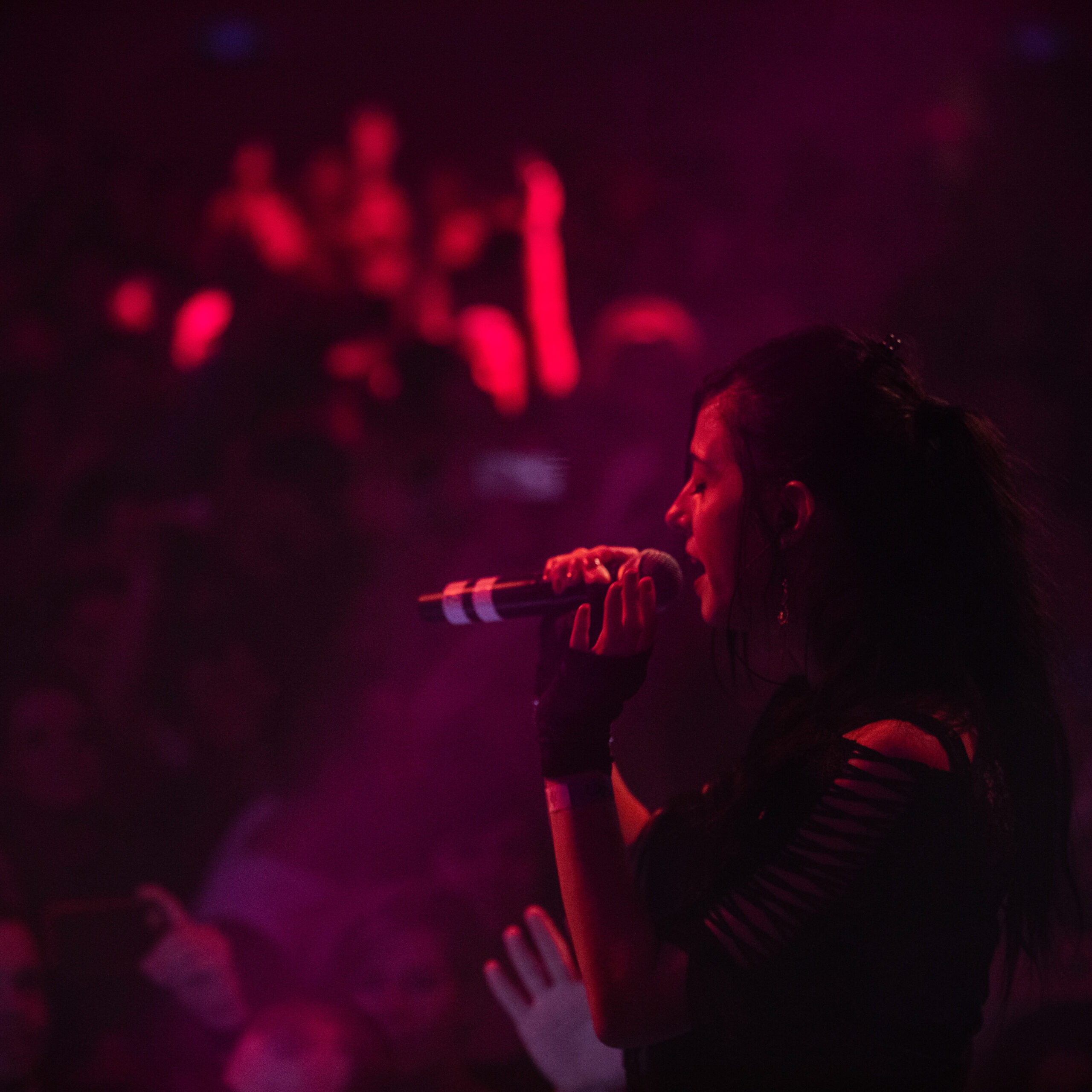 Stine Grove performing live