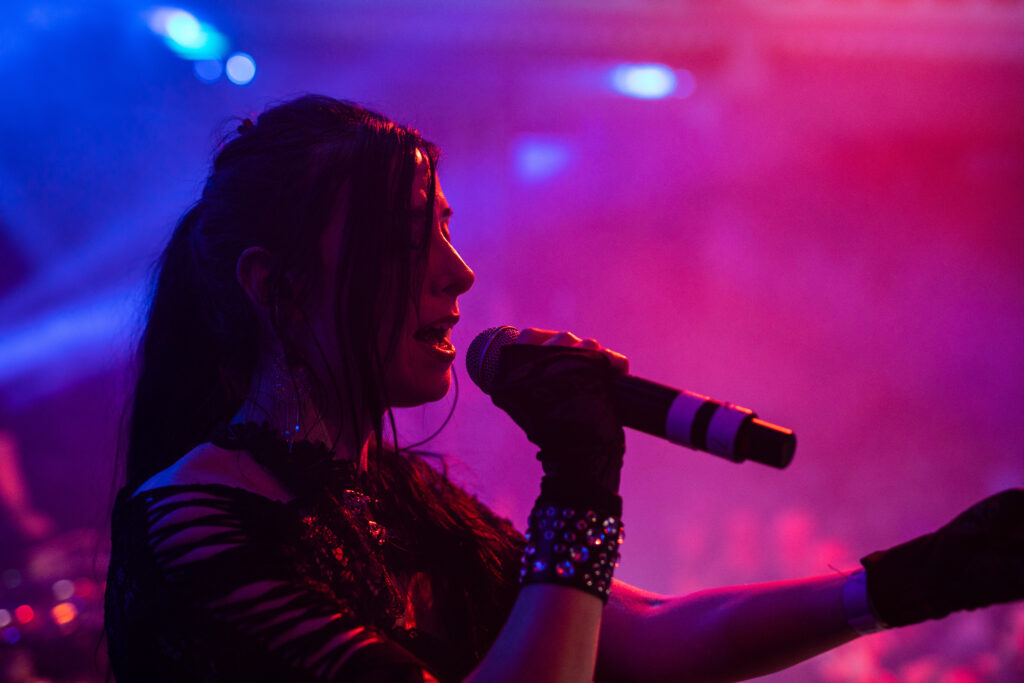 Stine Grove performing live